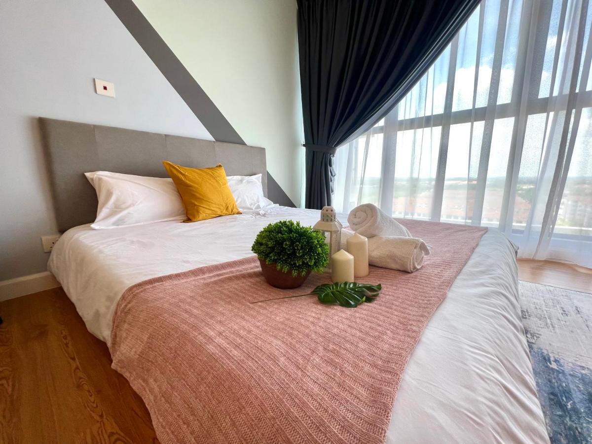 Free Parking # 2 Bed Family Bellsuite - Sepang Klia Kota Warisan Kültér fotó
