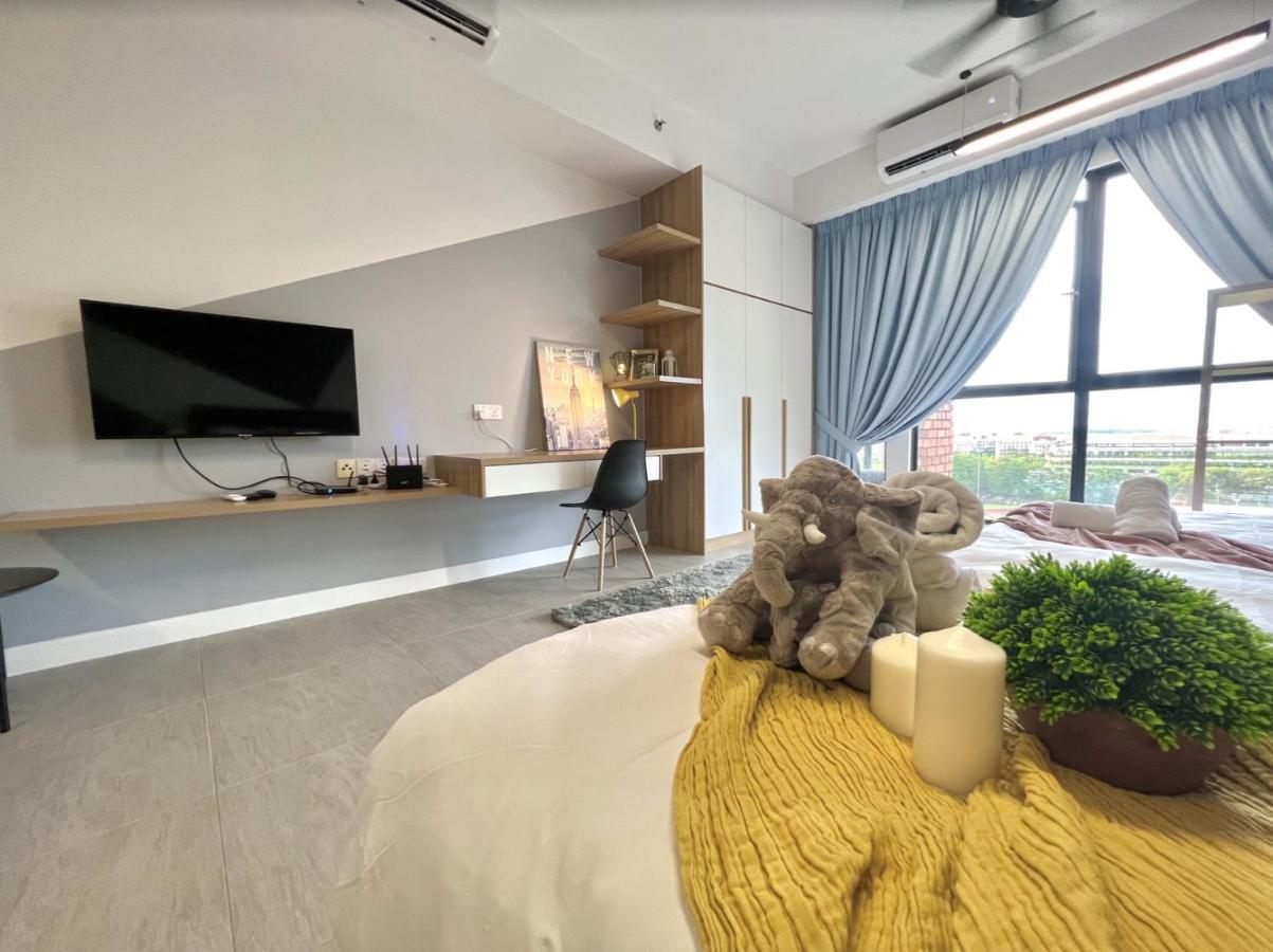 Free Parking # 2 Bed Family Bellsuite - Sepang Klia Kota Warisan Kültér fotó