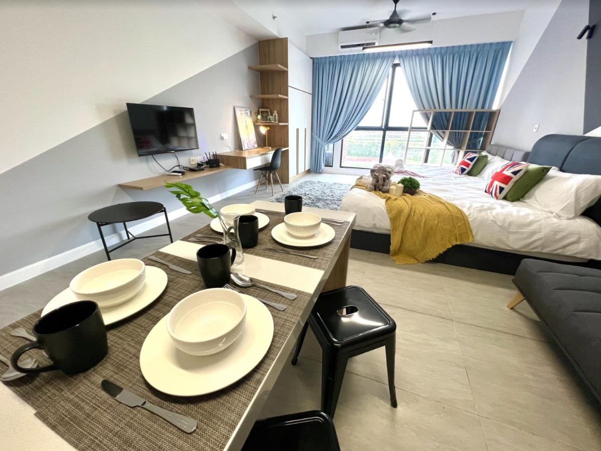 Free Parking # 2 Bed Family Bellsuite - Sepang Klia Kota Warisan Kültér fotó