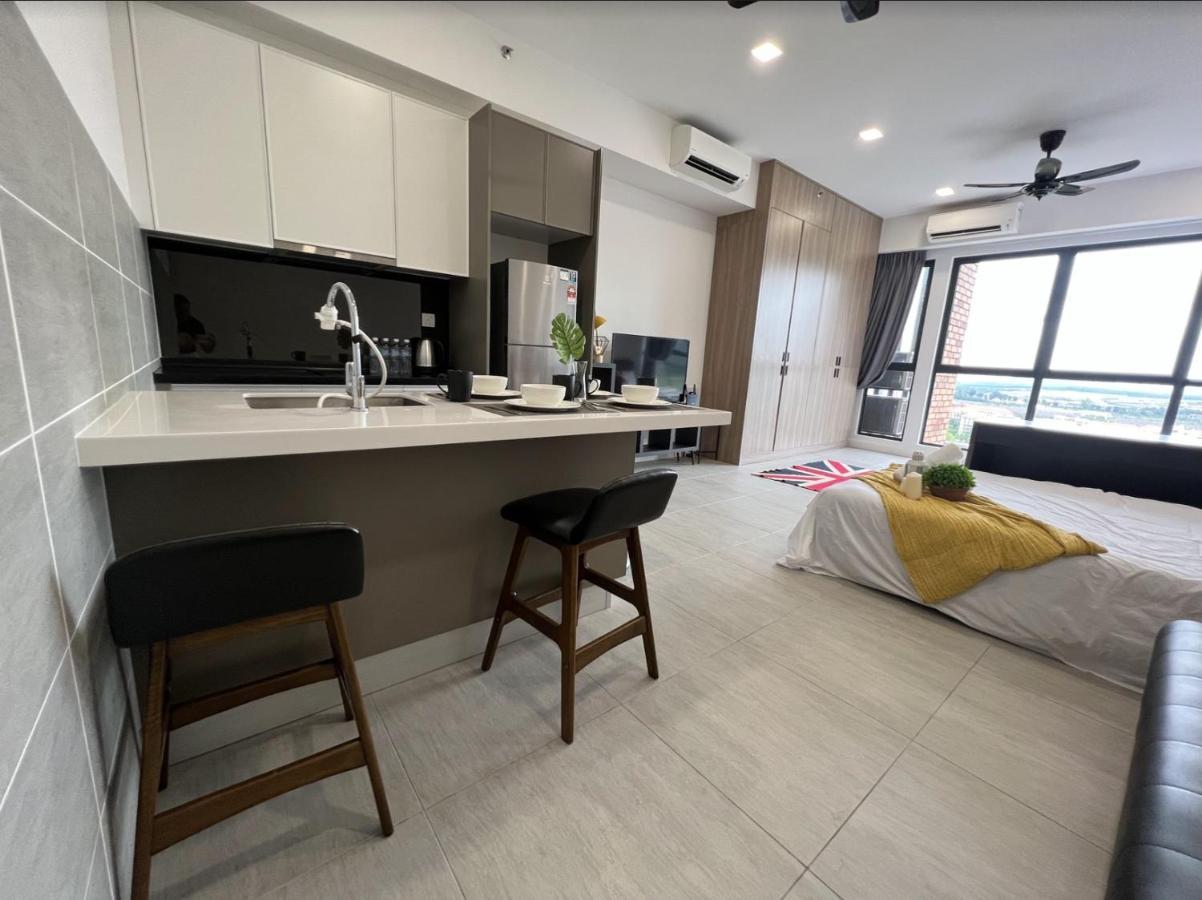 Free Parking # 2 Bed Family Bellsuite - Sepang Klia Kota Warisan Kültér fotó