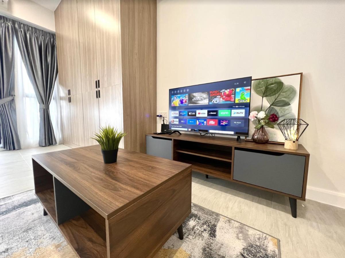Free Parking # 2 Bed Family Bellsuite - Sepang Klia Kota Warisan Kültér fotó