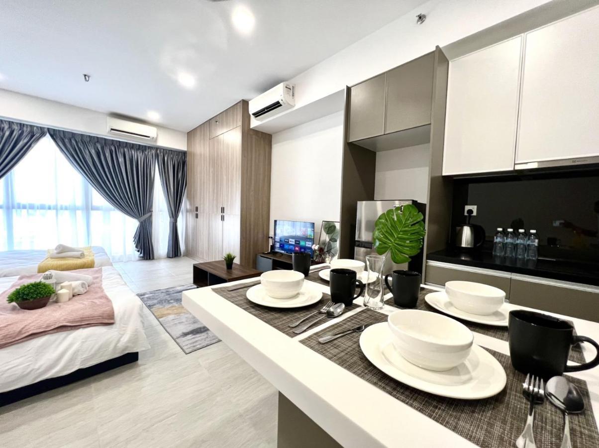 Free Parking # 2 Bed Family Bellsuite - Sepang Klia Kota Warisan Kültér fotó